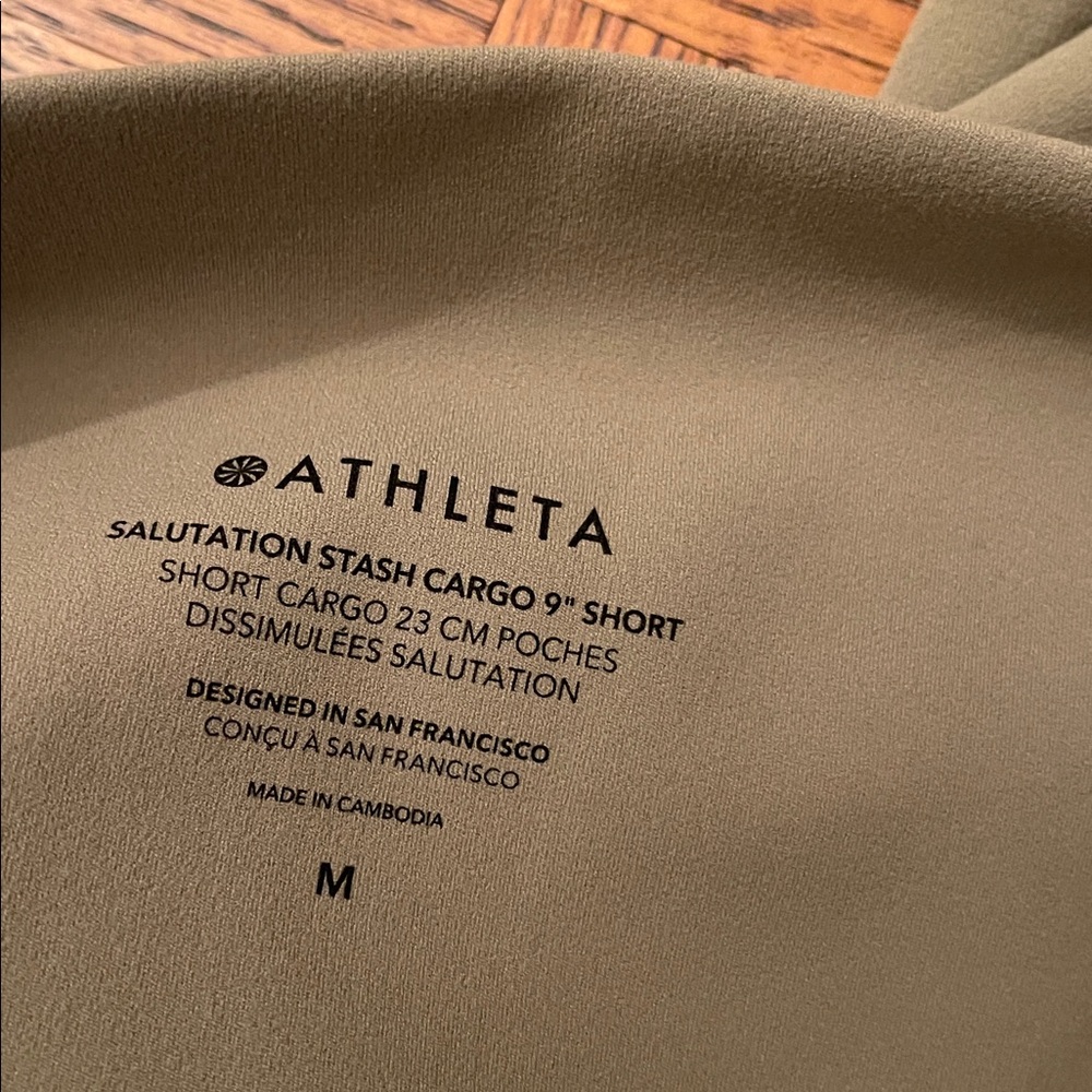 Athleta salutation stash cargo 9 inch Bike Shorts M - Picture 5 of 6